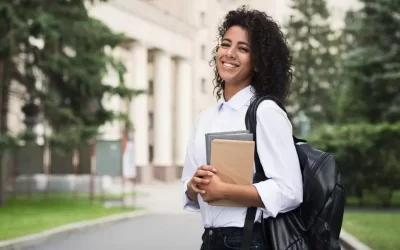 Crédito estudiantil o becas universitarias en Colombia: ¿cuál es la mejor opción?